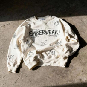 Sweatshirt Màu Kem In Hình Doodle